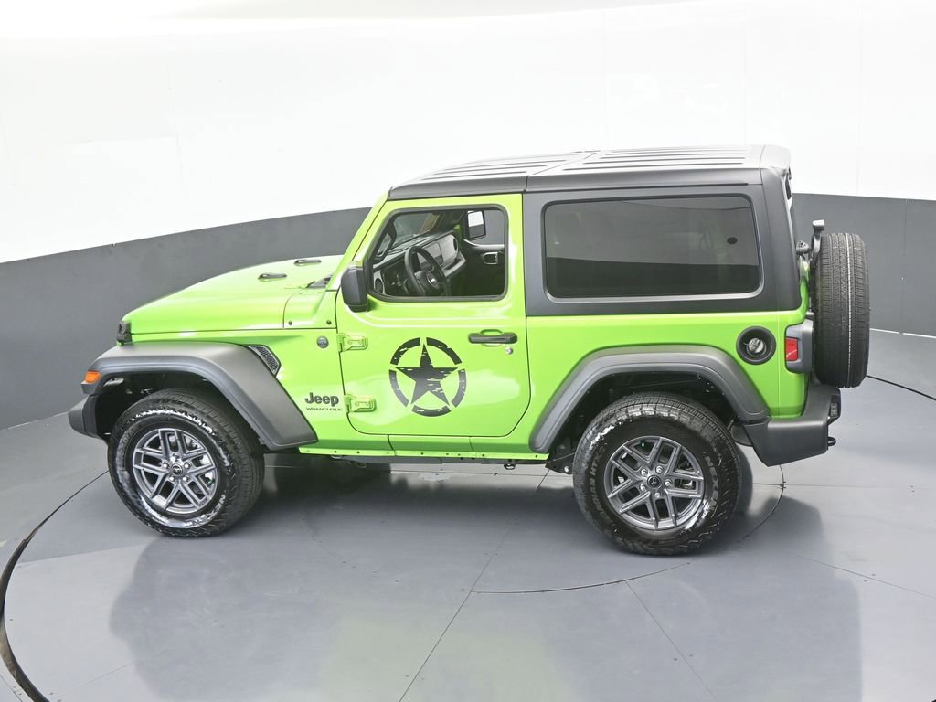 Used 2025 Jeep Wrangler Sport image 40