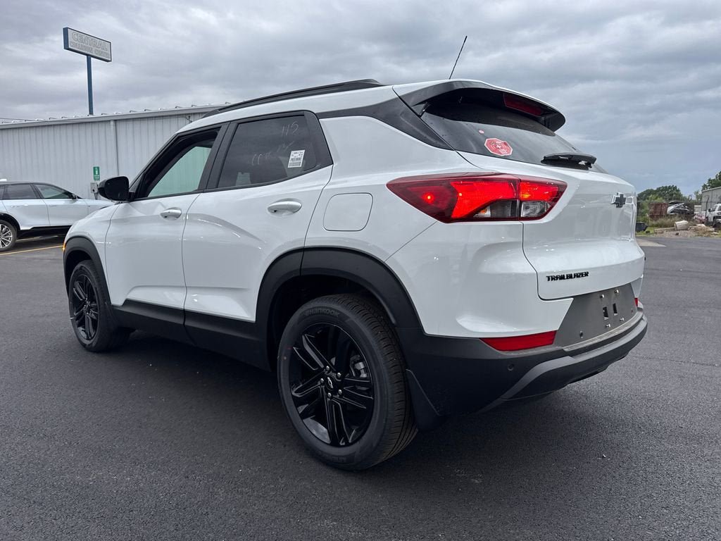 New 2026 Chevrolet TrailBlazer LT w/ Midnight Edition FWD image 4