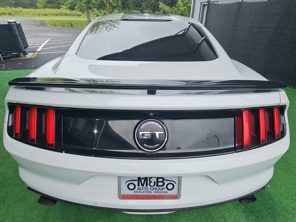 Used 2017 Ford Mustang GT Premium RWD image 4