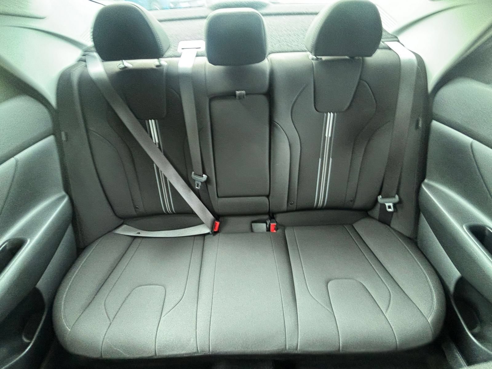 Used 2025 Hyundai Elantra SEL FWD image 41