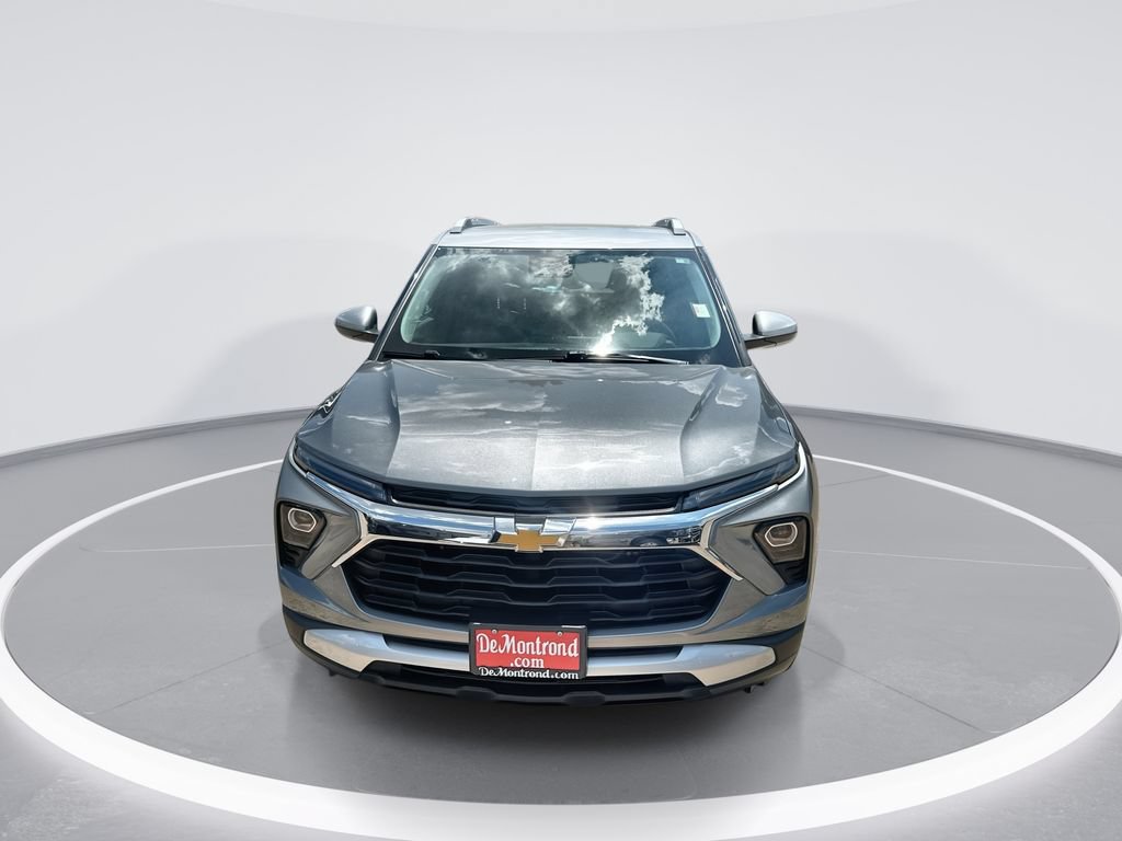 Used 2024 Chevrolet TrailBlazer LT w/ Driver Confidence Package FWD image 3