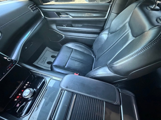 Used 2023 Jeep Wagoneer 4WD w/ Premium Group I image 12