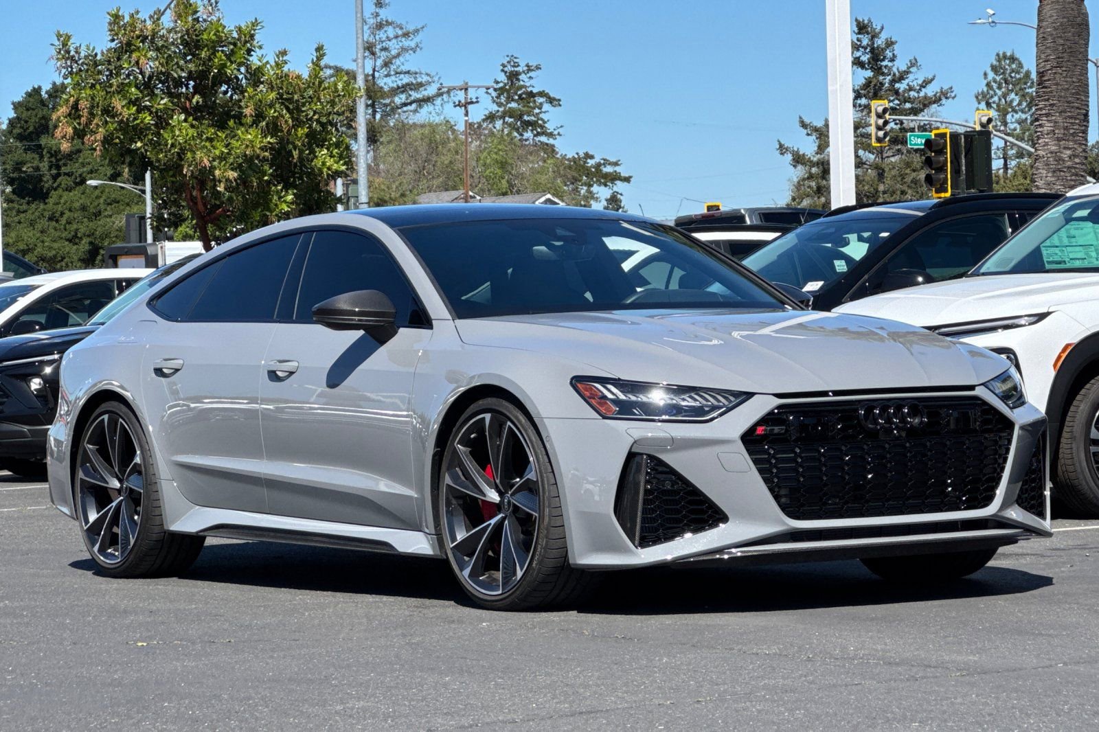 Used 2023 Audi RS 7 Sportback image 2