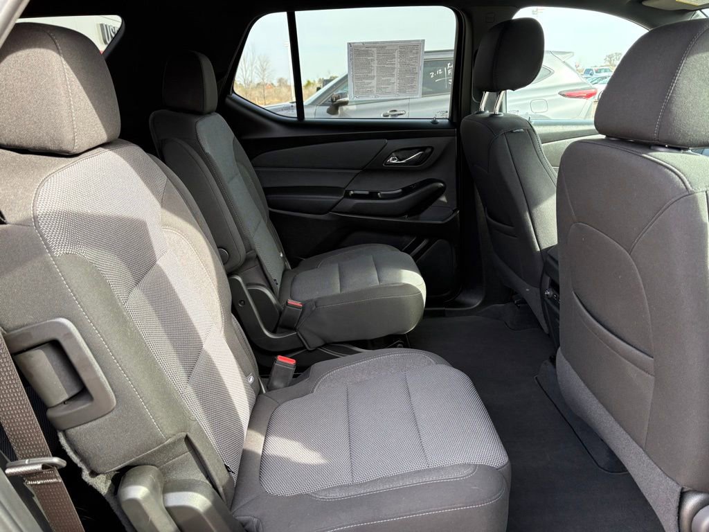 Used 2023 Chevrolet Traverse LT image 15