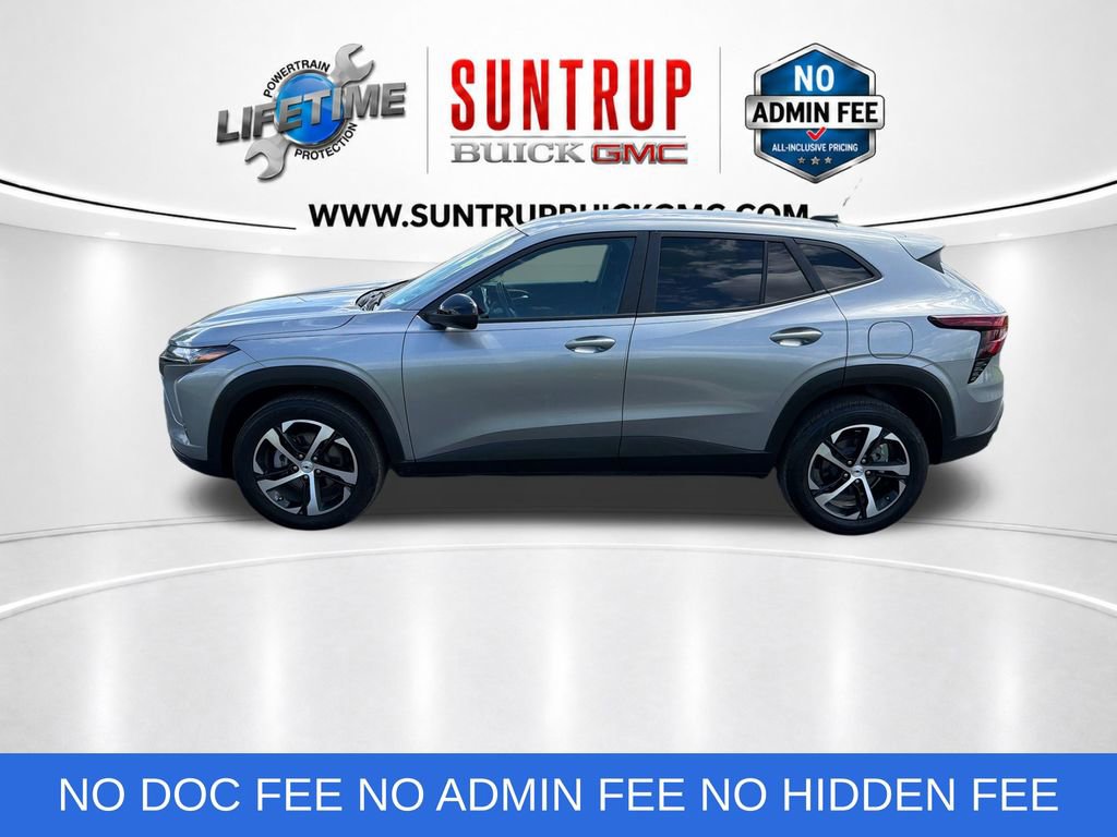 Used 2025 Chevrolet Trax RS w/ Driver Confidence Package FWD image 2