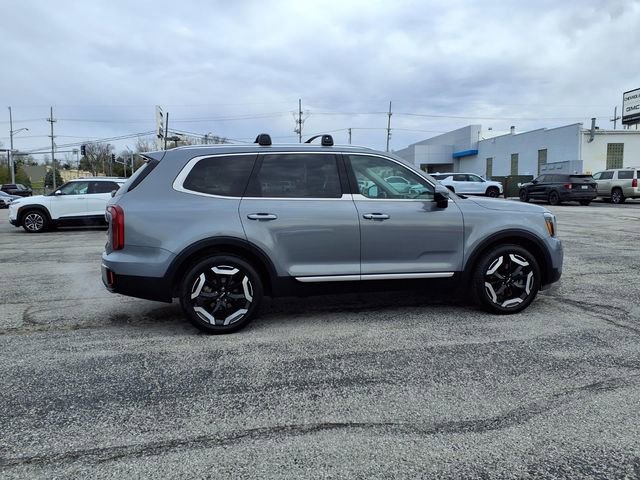 Used 2025 Kia Telluride S image 16