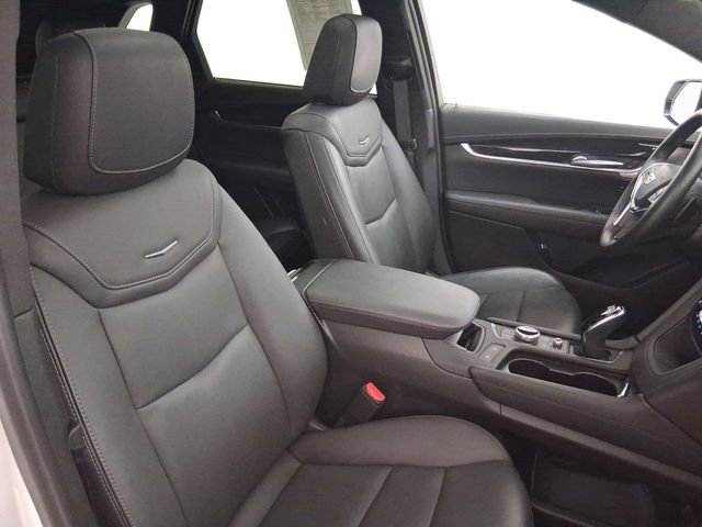 Used 2025 Cadillac XT5 Premium Luxury image 14