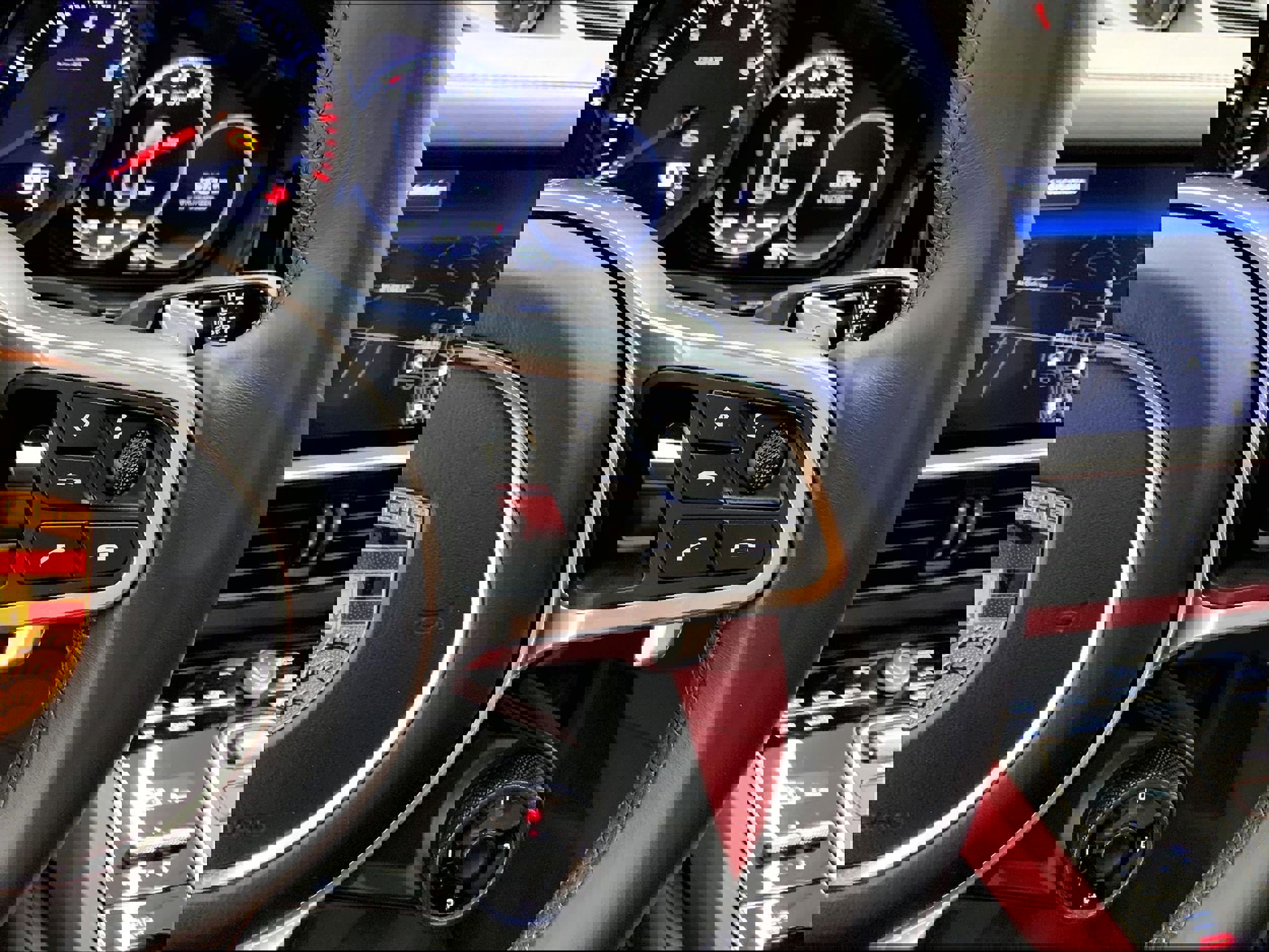 Certified 2022 Porsche Cayenne Platinum Edition image 16