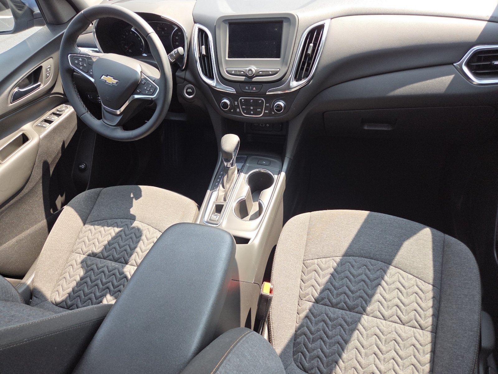 Used 2024 Chevrolet Equinox LT w/ LPO, Floor Liner Package FWD image 26