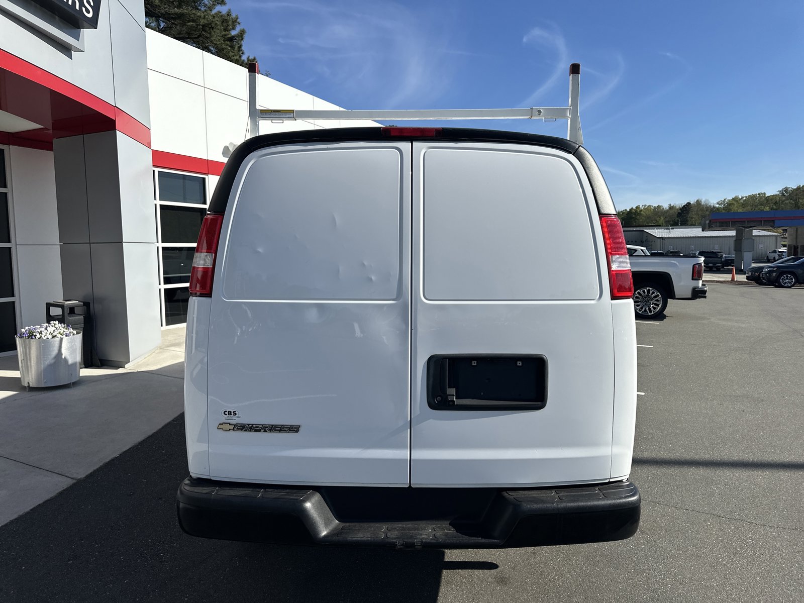 Used 2023 Chevrolet Express 2500 RWD image 7