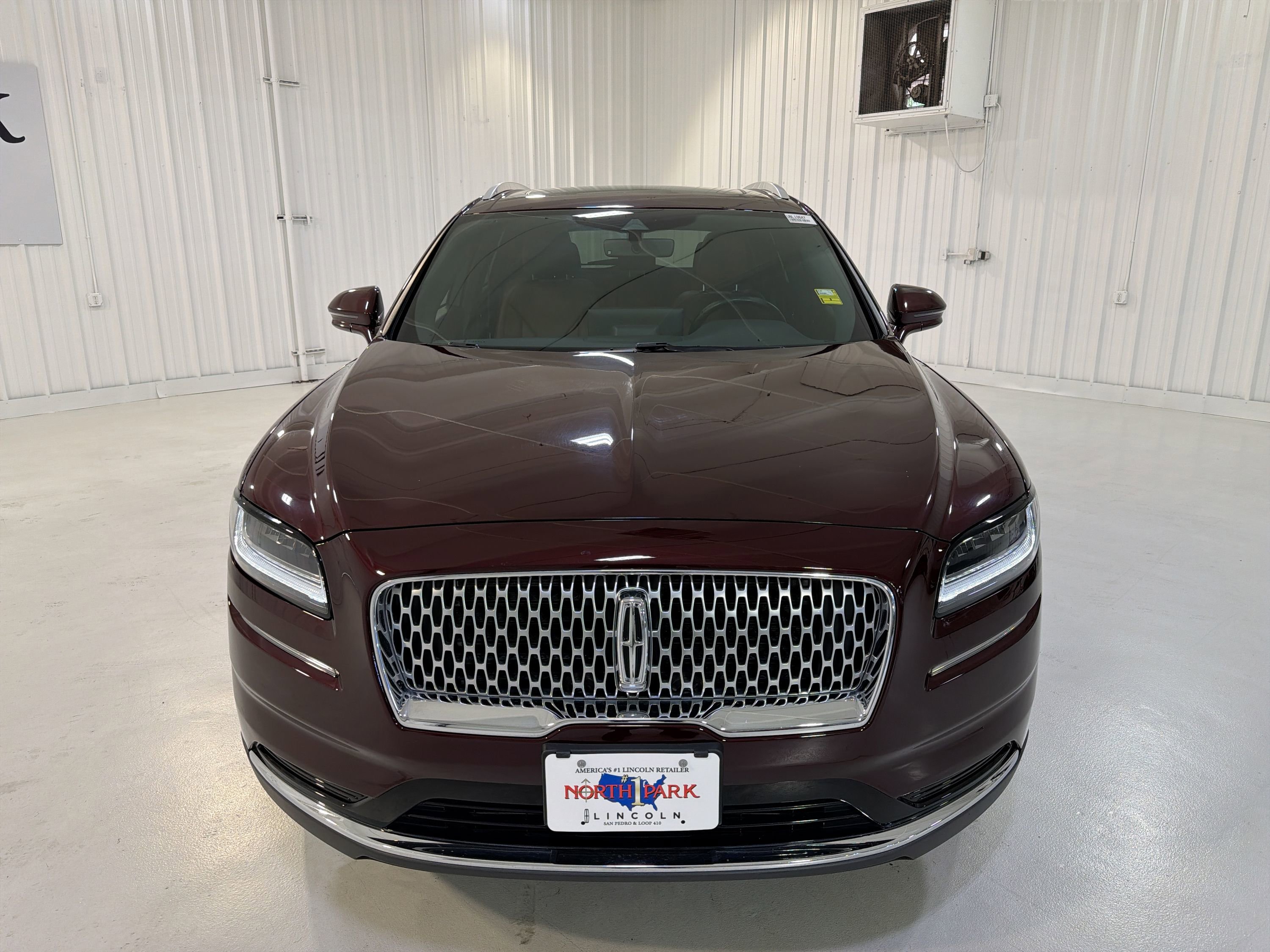 Used 2023 Lincoln Nautilus Reserve AWD/4WD image 32