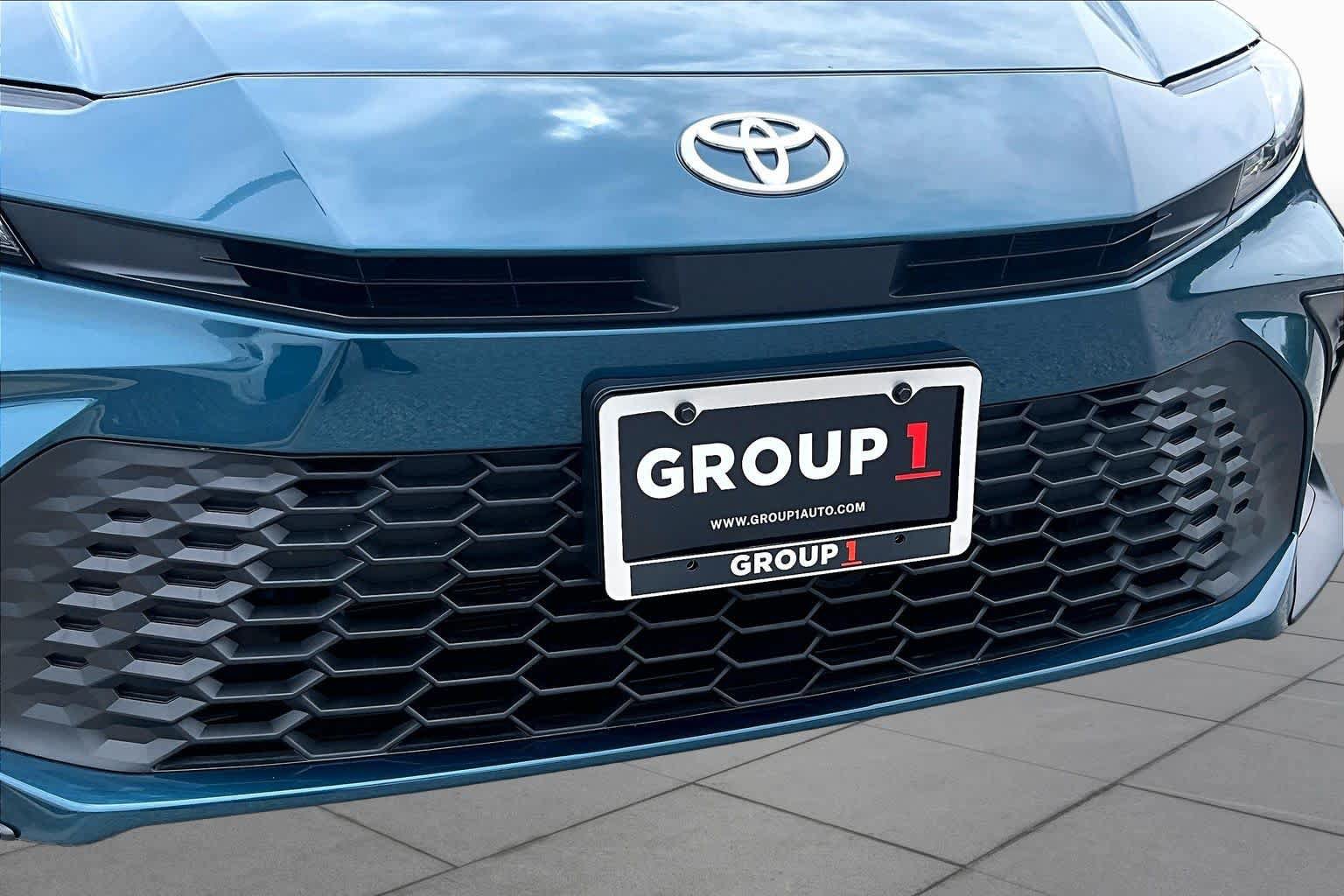 Used 2025 Toyota Camry SE w/ Convenience Package AWD/4WD image 29