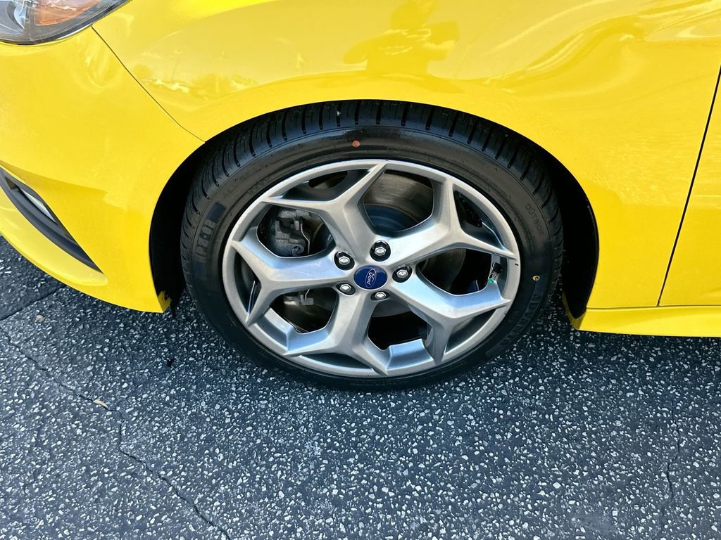 Used 2017 Ford Focus ST image 29