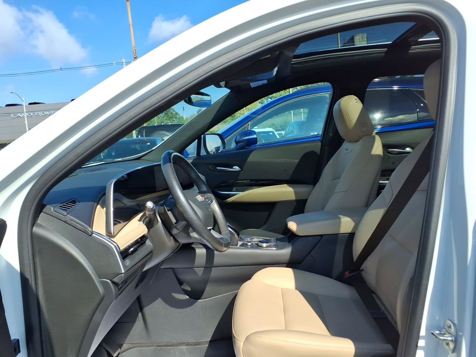 Certified 2024 Cadillac XT4 Luxury w/ Cold Weather Package AWD/4WD image 20