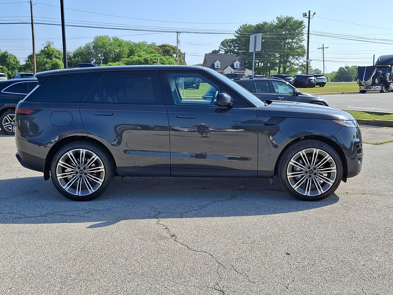 New 2026 Land Rover Range Rover Sport SE AWD/4WD image 32