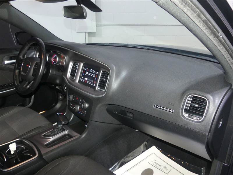 Used 2022 Dodge Charger SXT RWD image 23