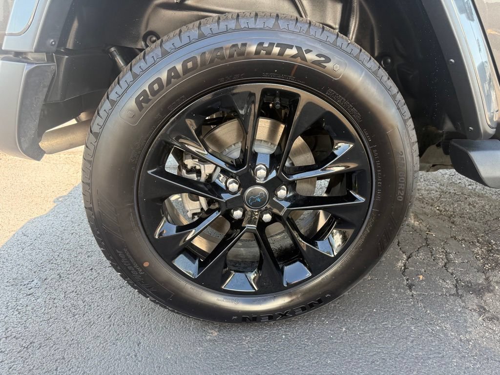 Used 2025 Jeep Wrangler Unlimited Sahara AWD/4WD image 56