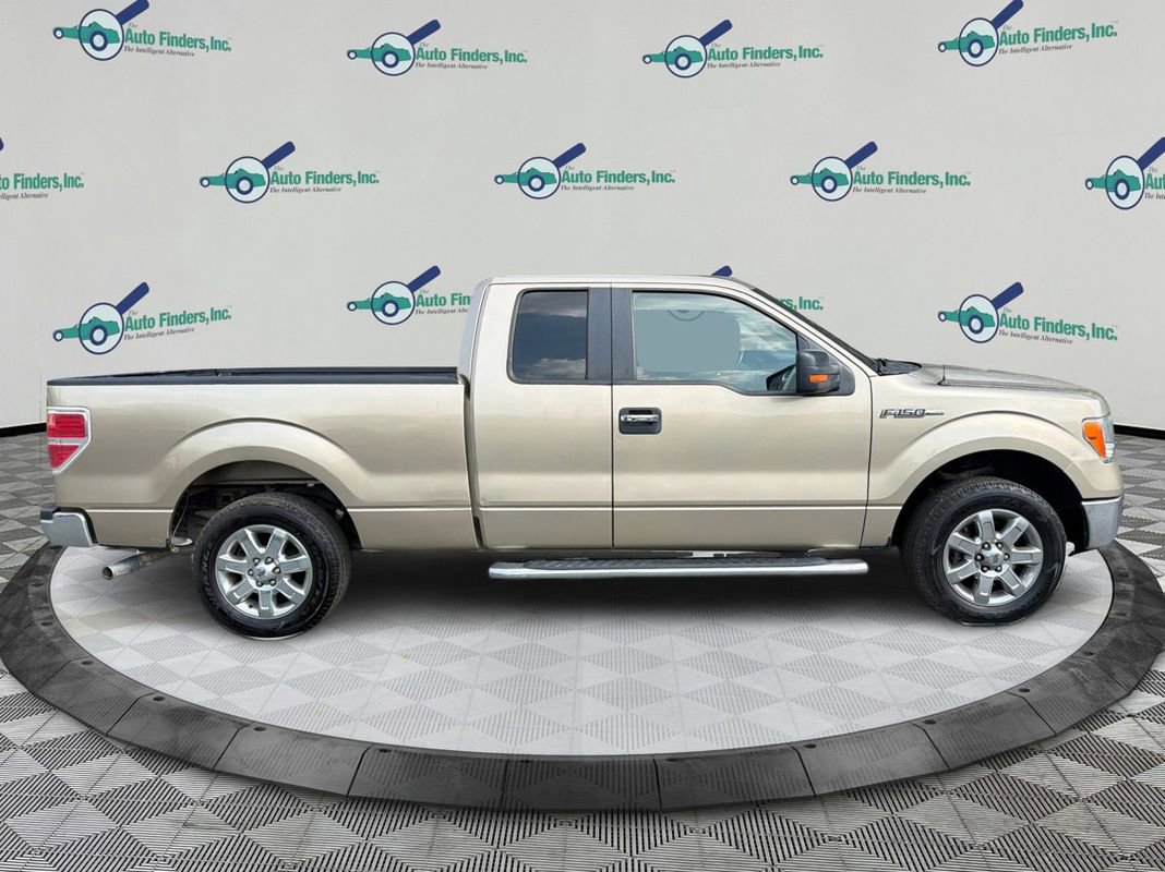 Used 2014 Ford F150 XLT w/ XLT Chrome Package image 4