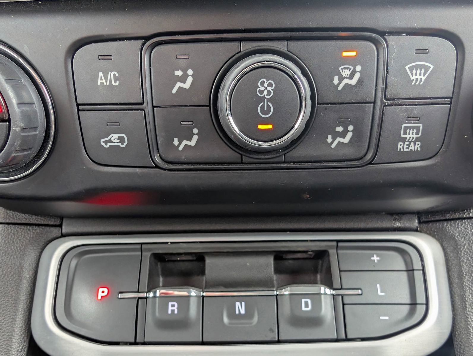 Used 2023 GMC Acadia SLT image 22