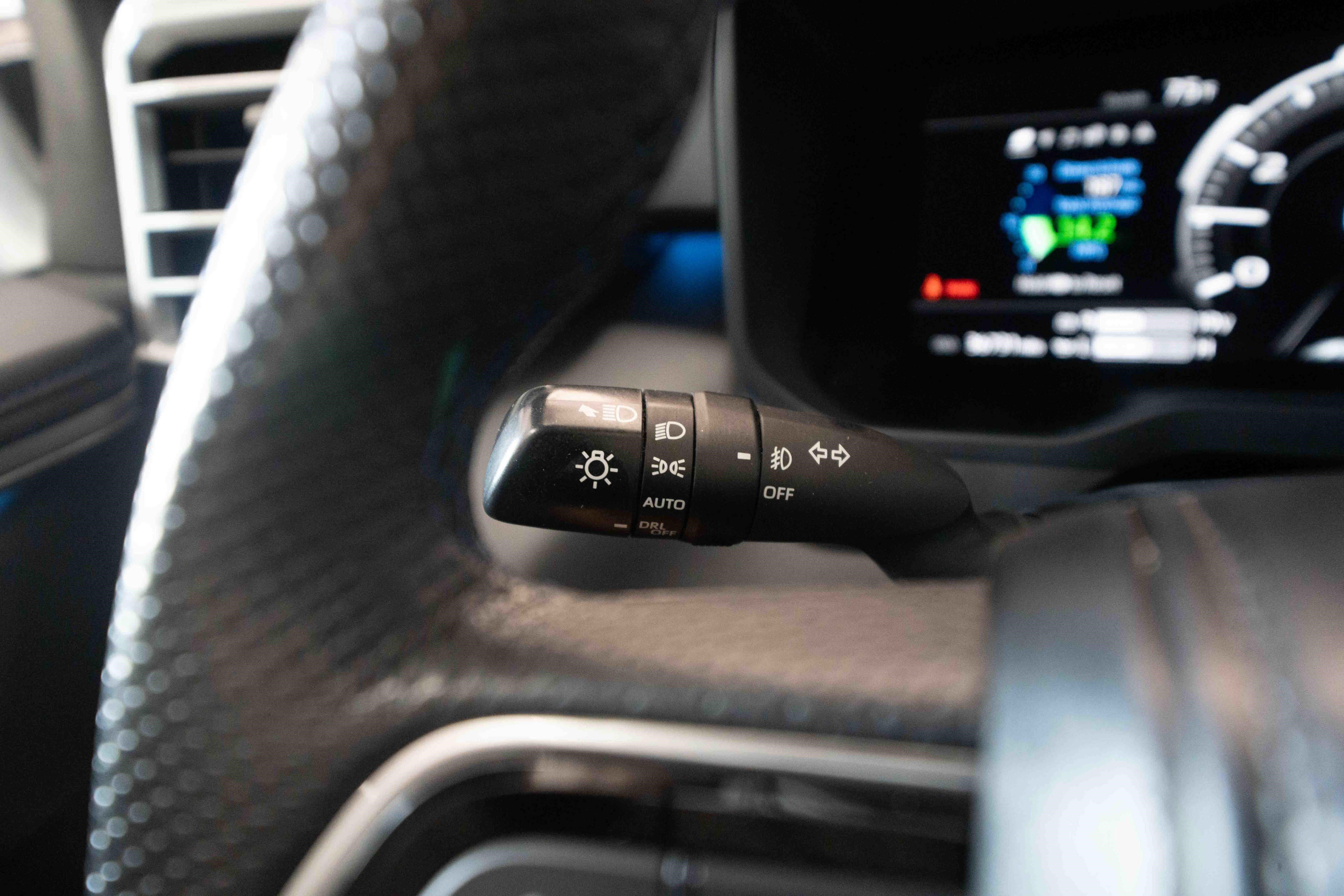Used 2022 Toyota Tundra Platinum w/ Advanced Package AWD/4WD image 13