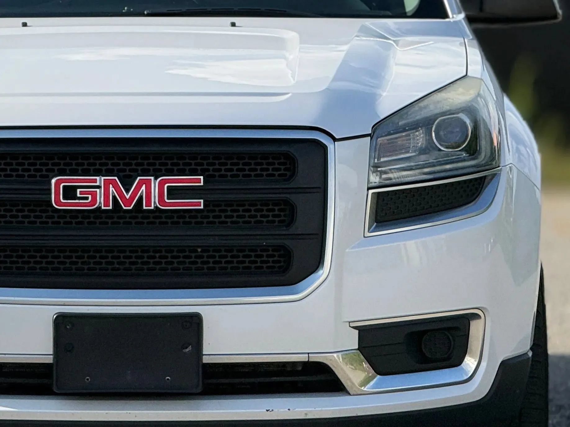 Used 2016 GMC Acadia SLE AWD/4WD image 12