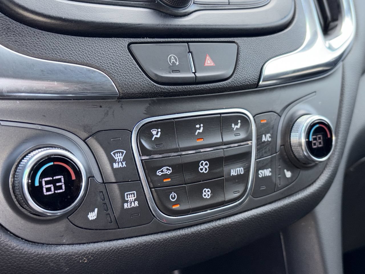 Used 2024 Chevrolet Equinox LT AWD/4WD image 5