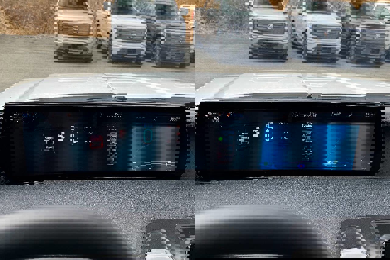 Used 2025 Ford Expedition Active image 32