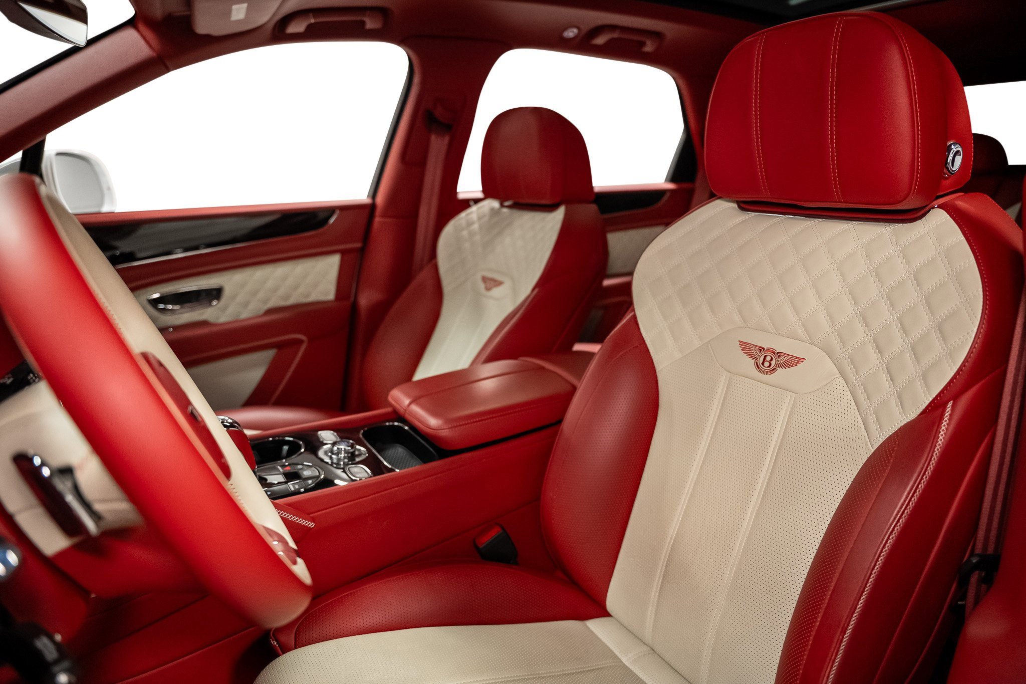 Used 2022 Bentley Bentayga image 23