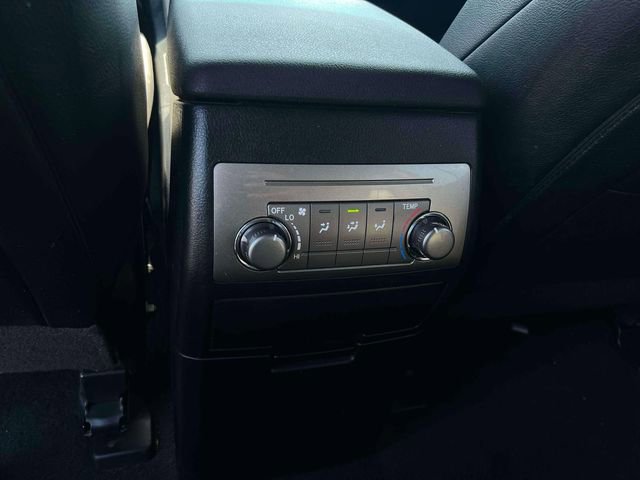Used 2013 Toyota Highlander SE AWD/4WD image 24
