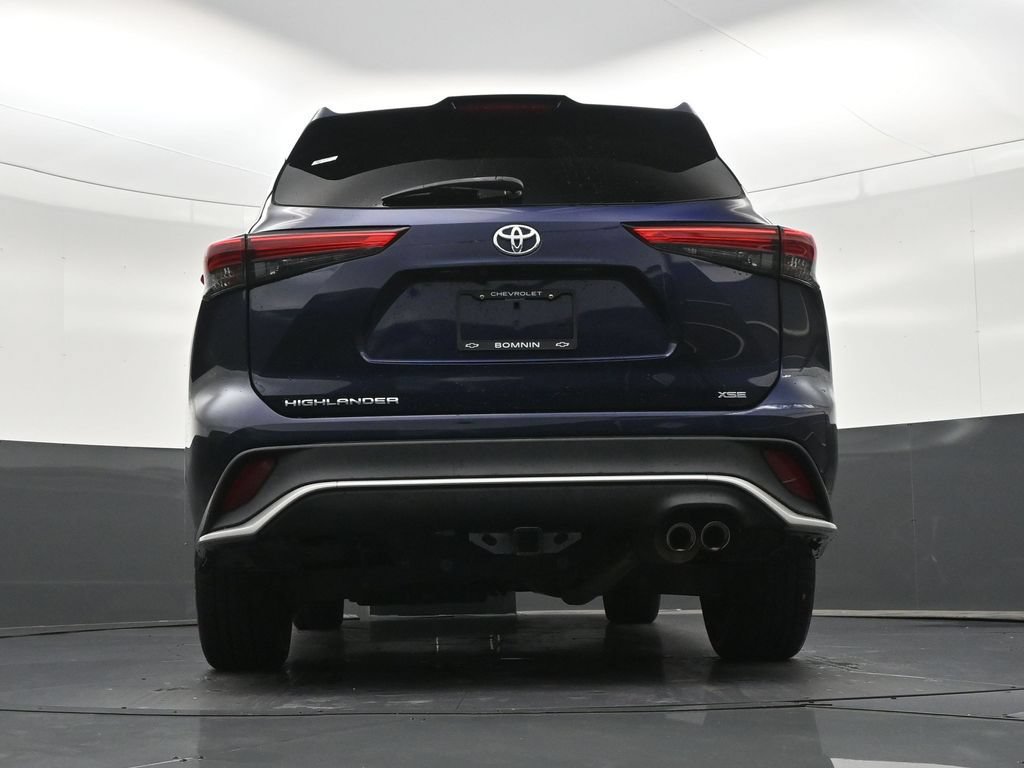 Used 2021 Toyota Highlander XSE FWD image 27