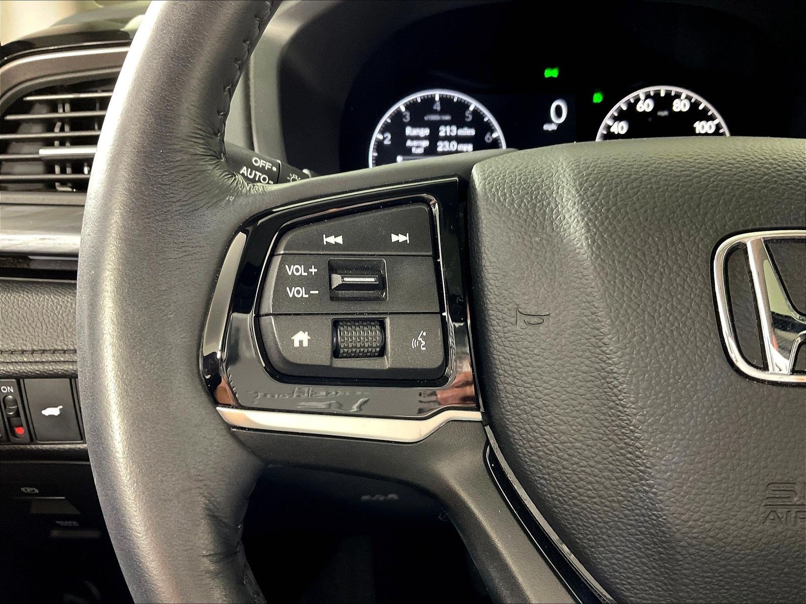 Used 2025 Honda Odyssey Elite image 12