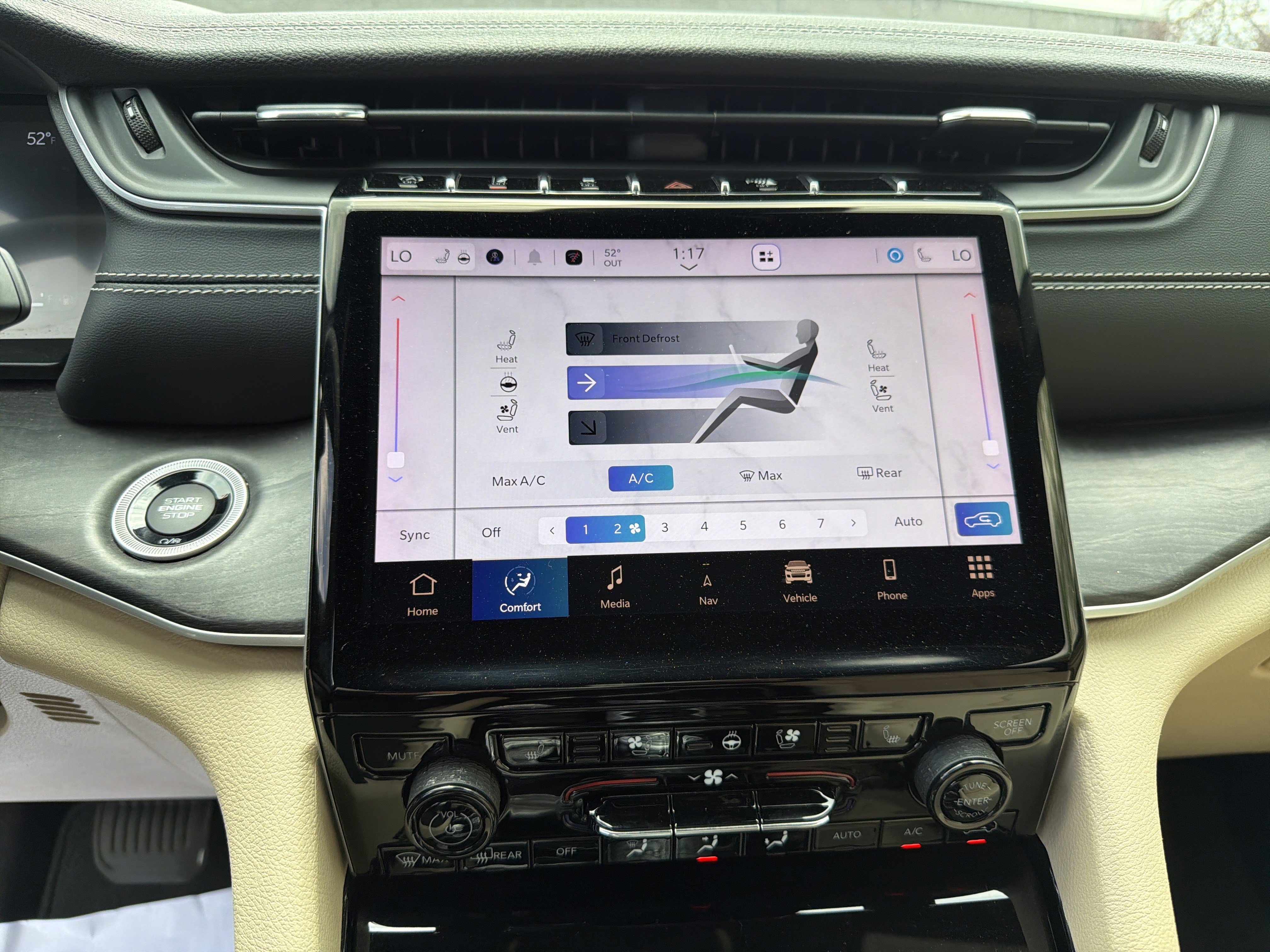 Certified 2023 Jeep Grand Cherokee Limited w/ Luxury Tech Group II image 23