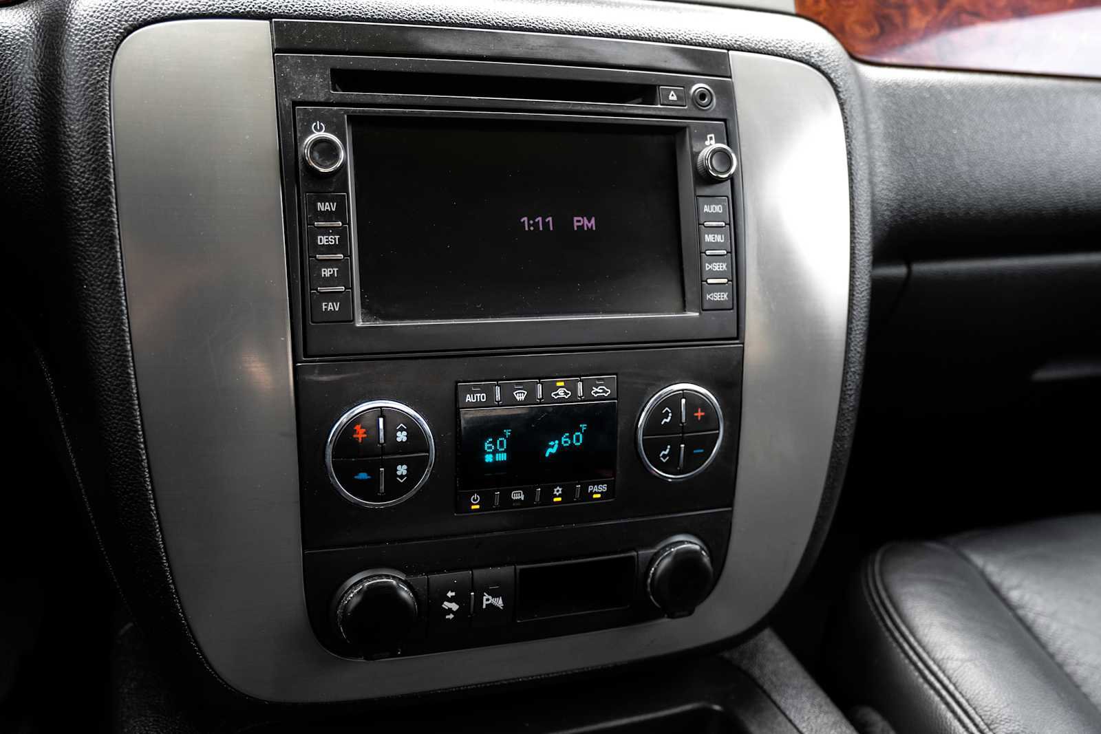 Used 2010 GMC Sierra 3500 SLT w/ SLT Convenience Package image 25