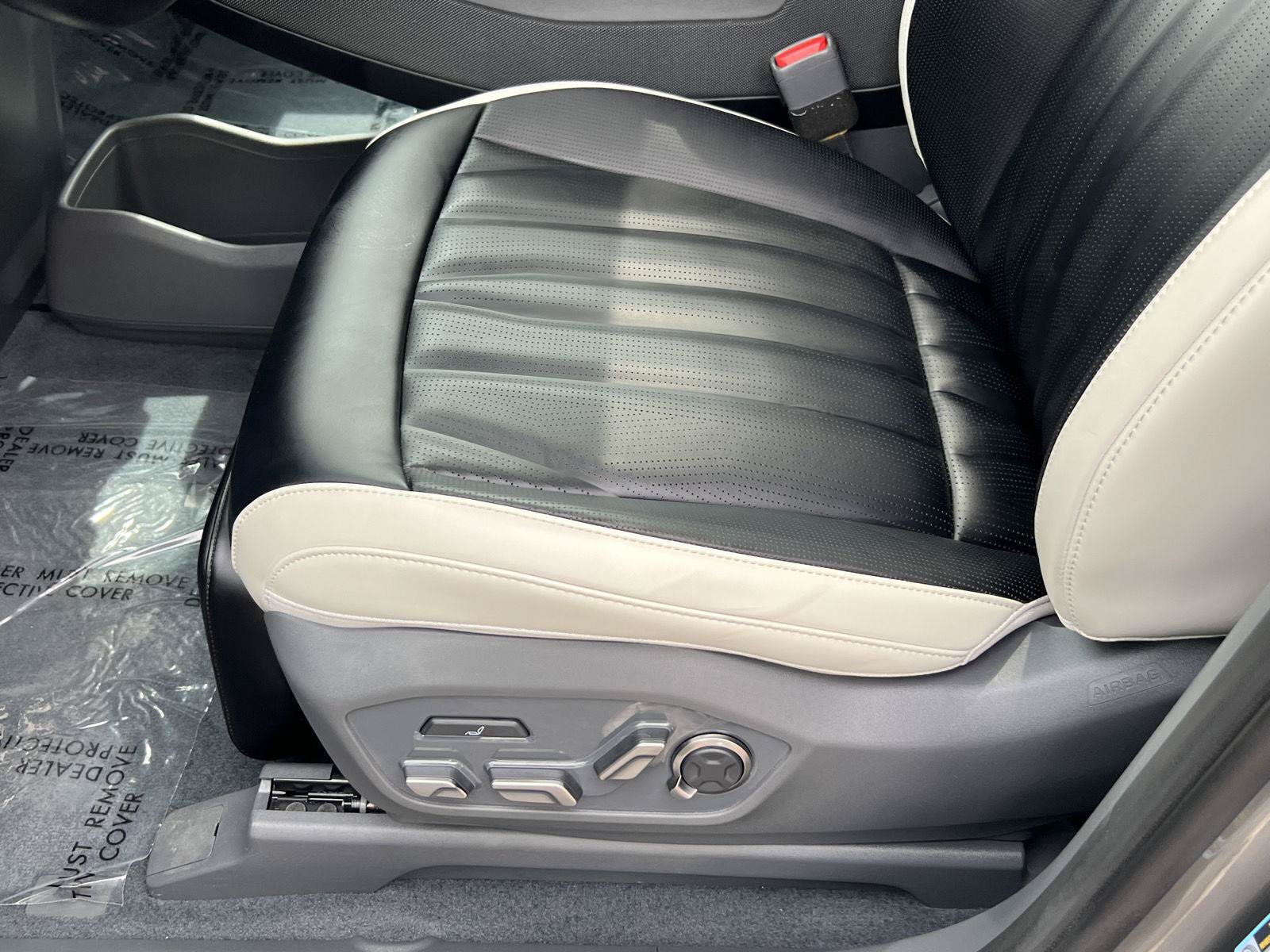 Used 2025 Kia EV9 GT-Line AWD/4WD image 32