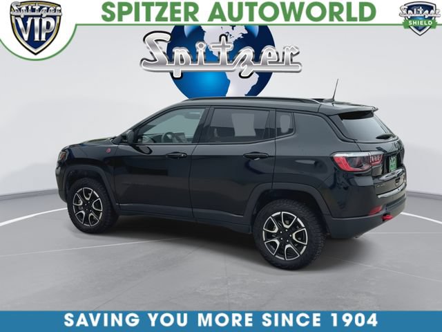 Used 2024 Jeep Compass Trailhawk AWD/4WD image 7