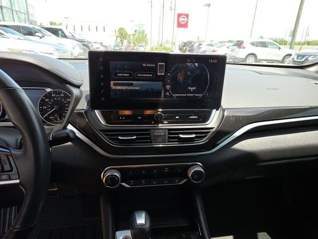 Used 2024 Nissan Altima 2.5 SR w/ SR Premium Package FWD image 18