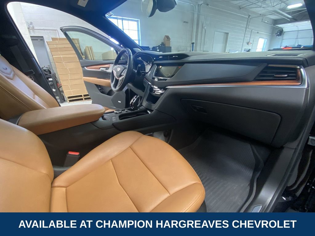 Certified 2024 Cadillac XT5 Premium Luxury w/ LPO, Floor Liner Package AWD/4WD image 37