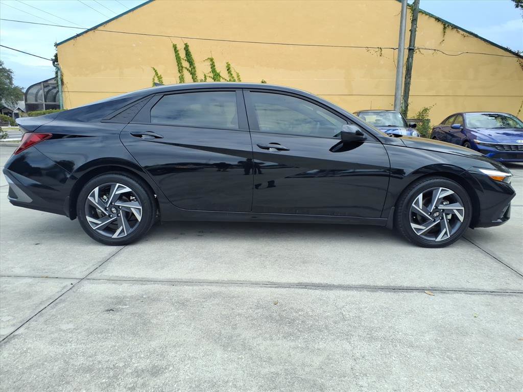 Used 2025 Hyundai Elantra Sport image 31