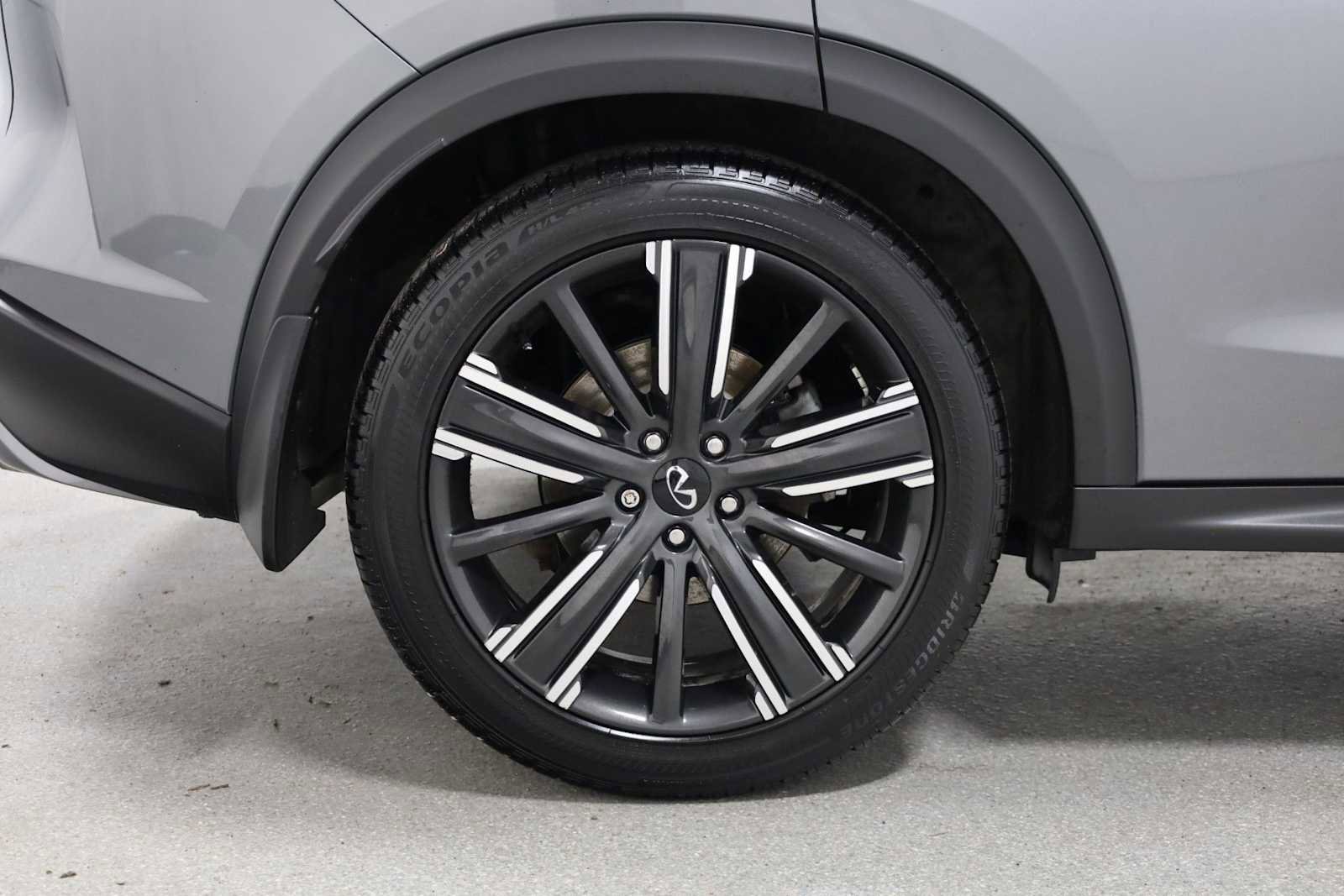 Used 2021 INFINITI QX50 Luxe w/ Appearance Package image 33