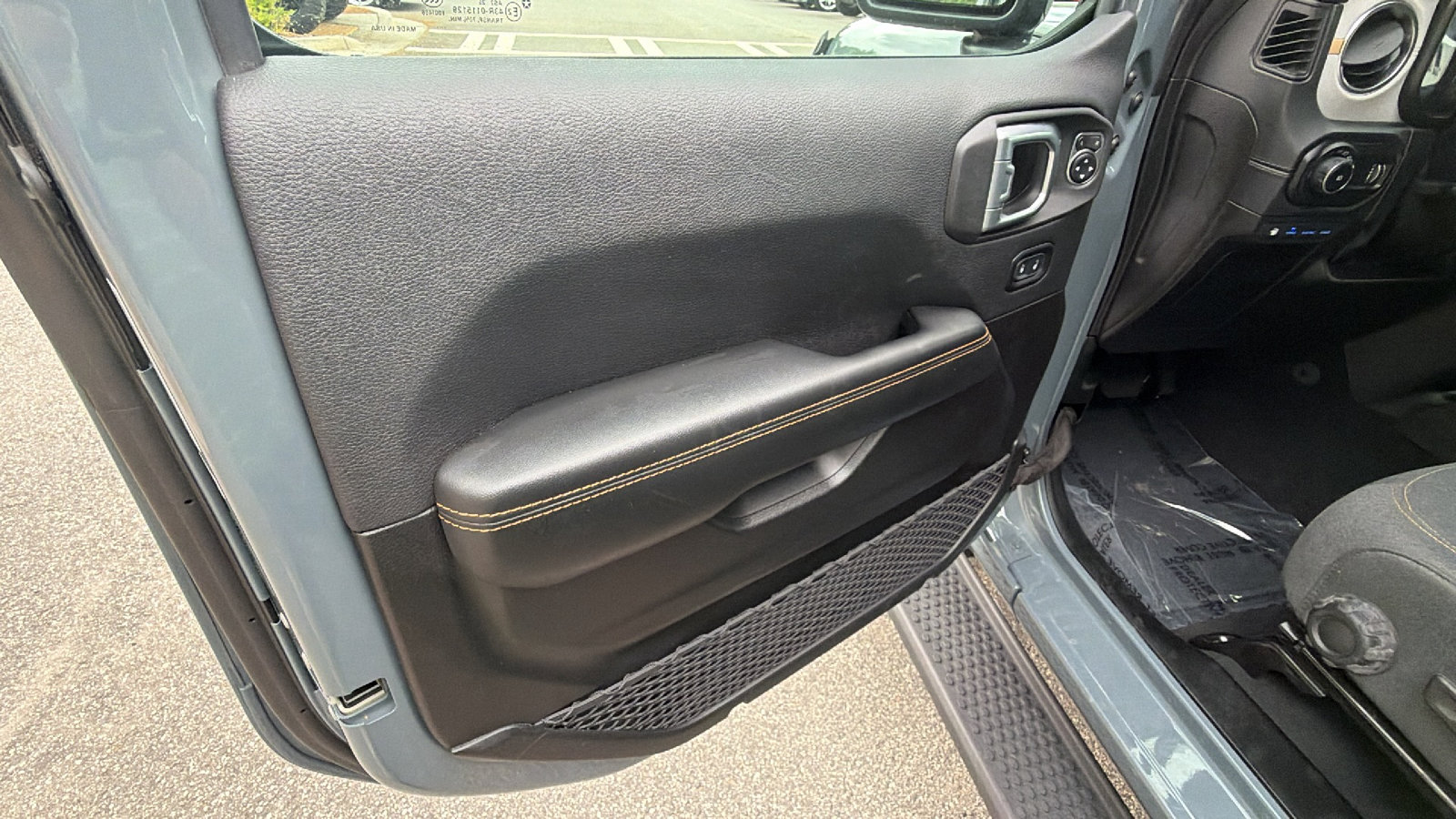 Used 2025 Jeep Wrangler Unlimited Sahara AWD/4WD image 14