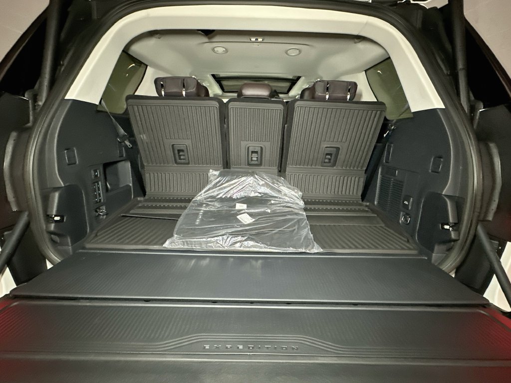 New 2027 Ford Expedition Platinum w/ Platinum Ultimate Package AWD/4WD image 32