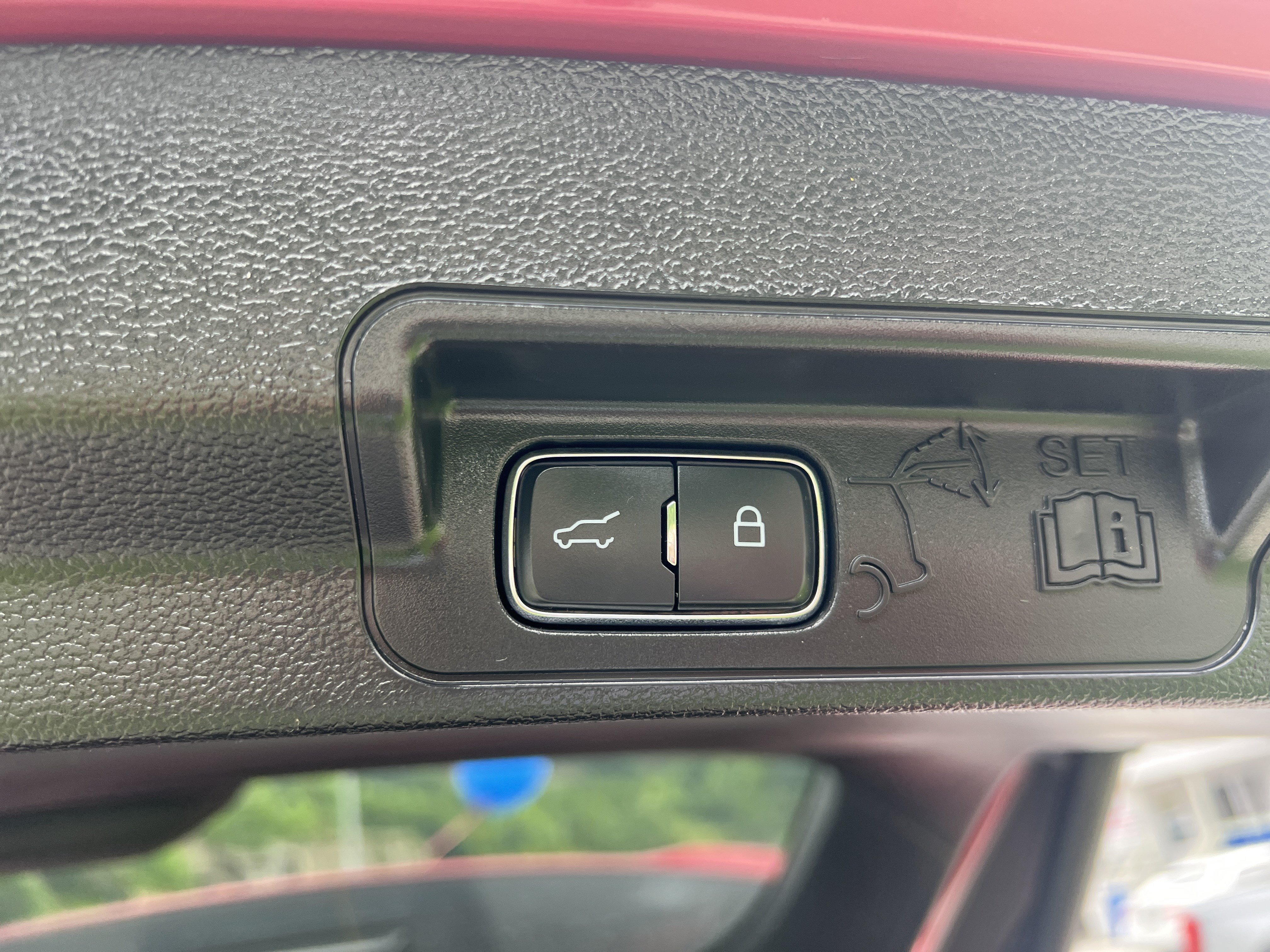 Used 2024 Ford Explorer Limited w/ Equipment Group 301A RWD image 16