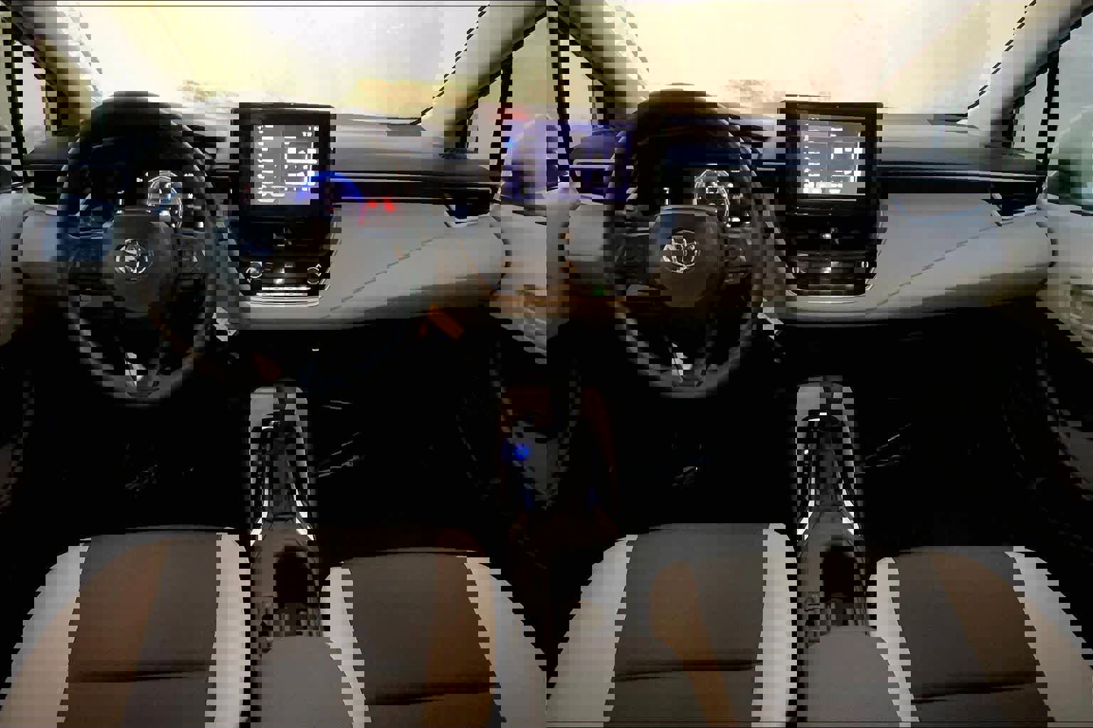 Used 2026 Toyota Corolla LE FWD image 15