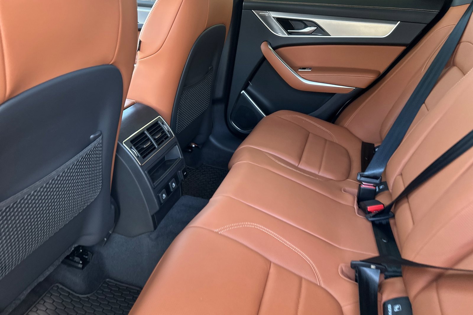 New 2026 Jaguar F-PACE R-Dynamic S image 11