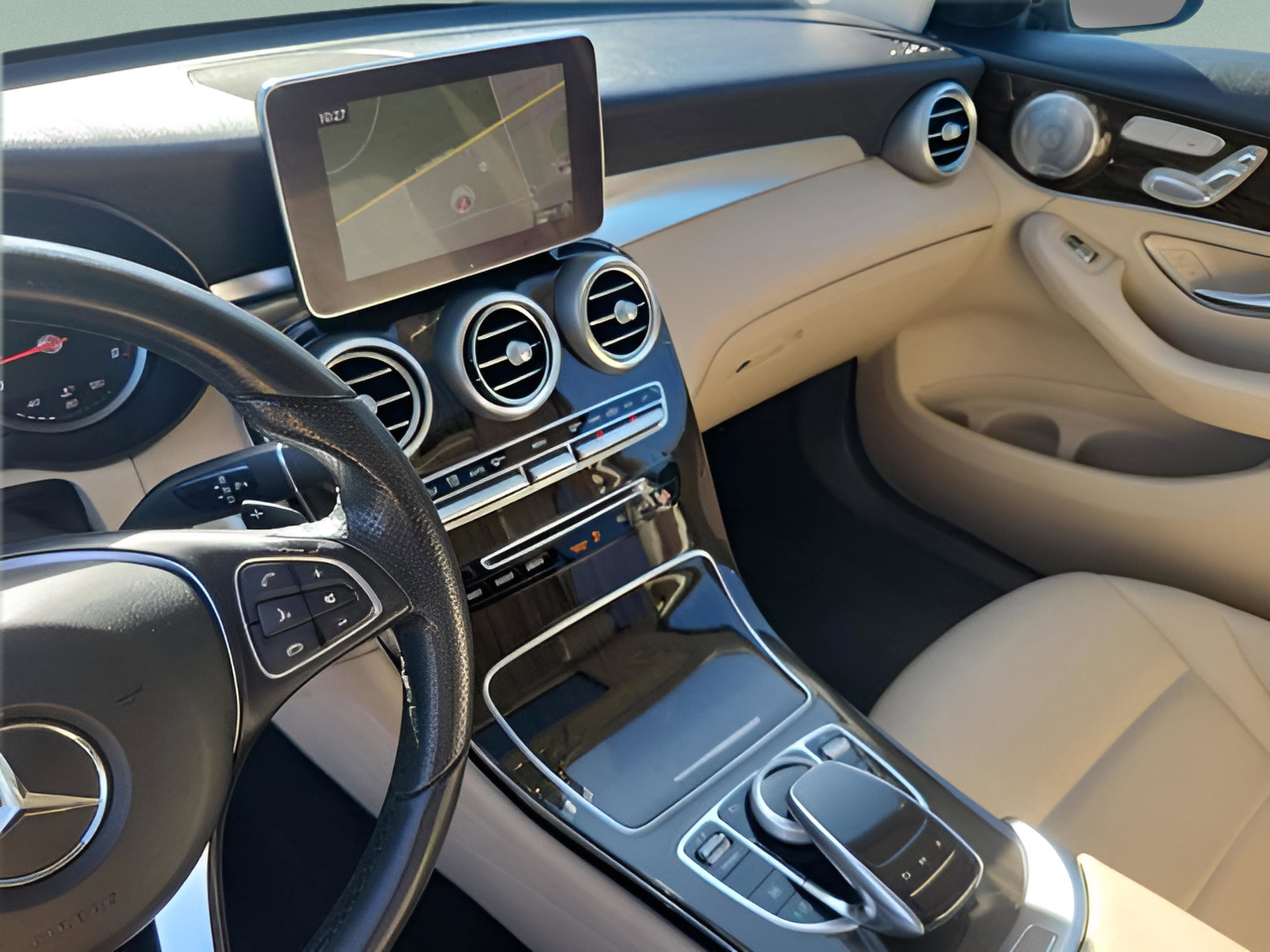 Used 2017 Mercedes-Benz GLC 300 4MATIC Coupe image 24