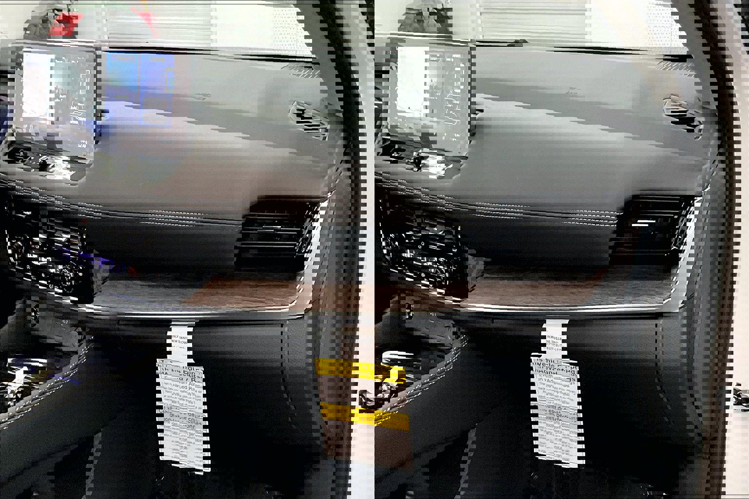 New 2025 Nissan Rogue Platinum w/ Tech Package image 67