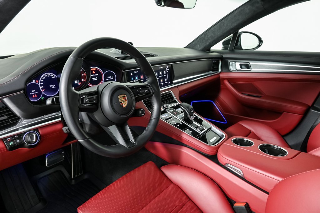Certified 2023 Porsche Panamera GTS image 4