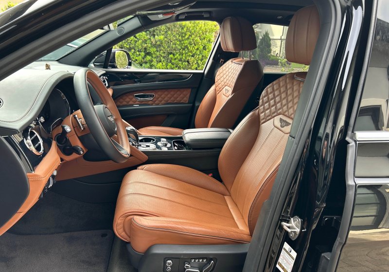 Certified 2022 Bentley Bentayga AWD/4WD image 4