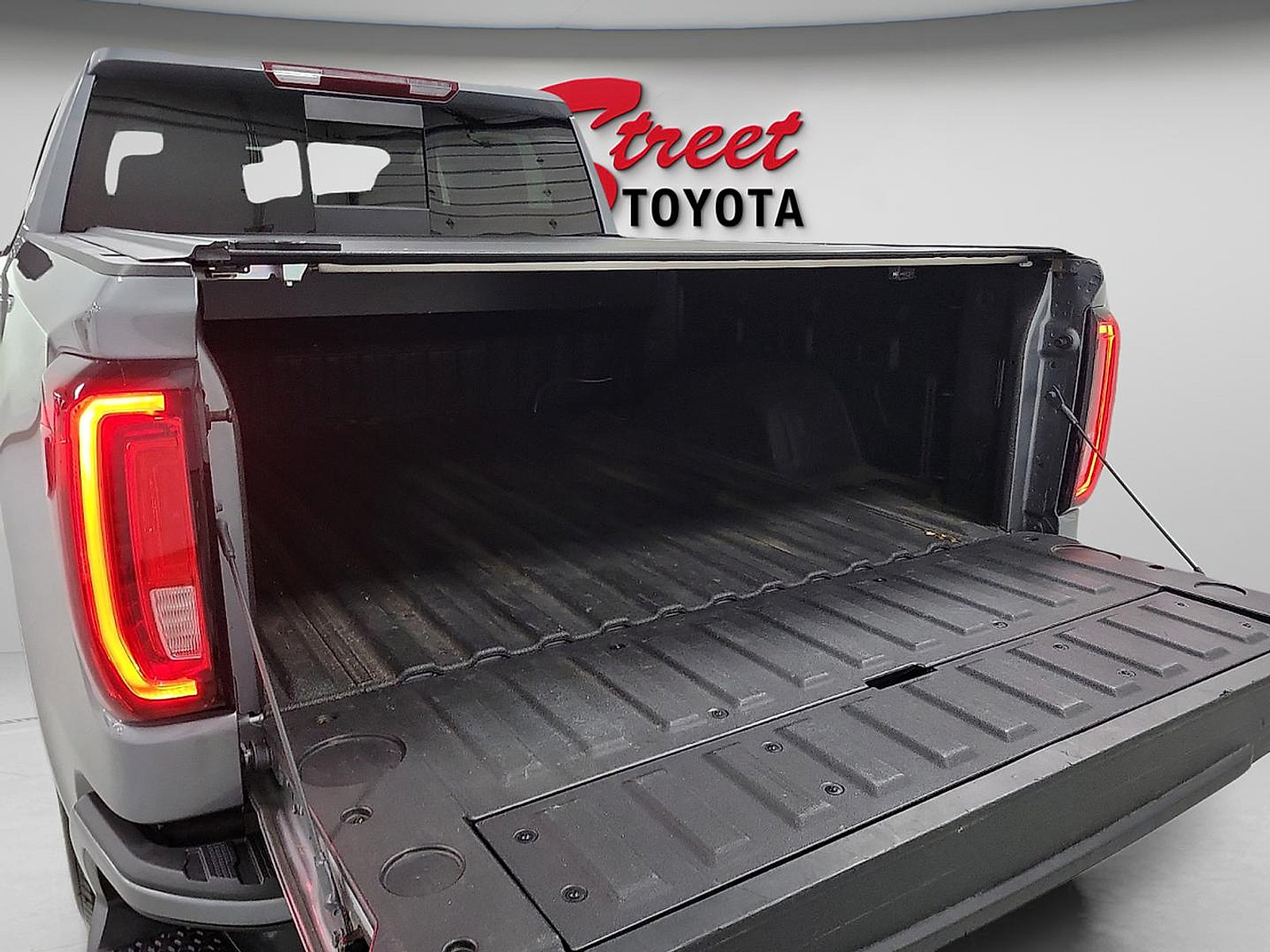 Used 2019 GMC Sierra 1500 Denali AWD/4WD image 7