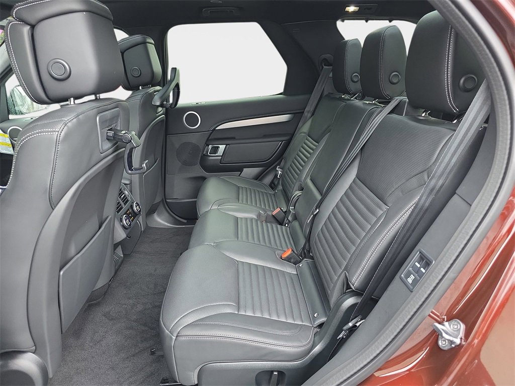New 2026 Land Rover Discovery Limited Edition image 14